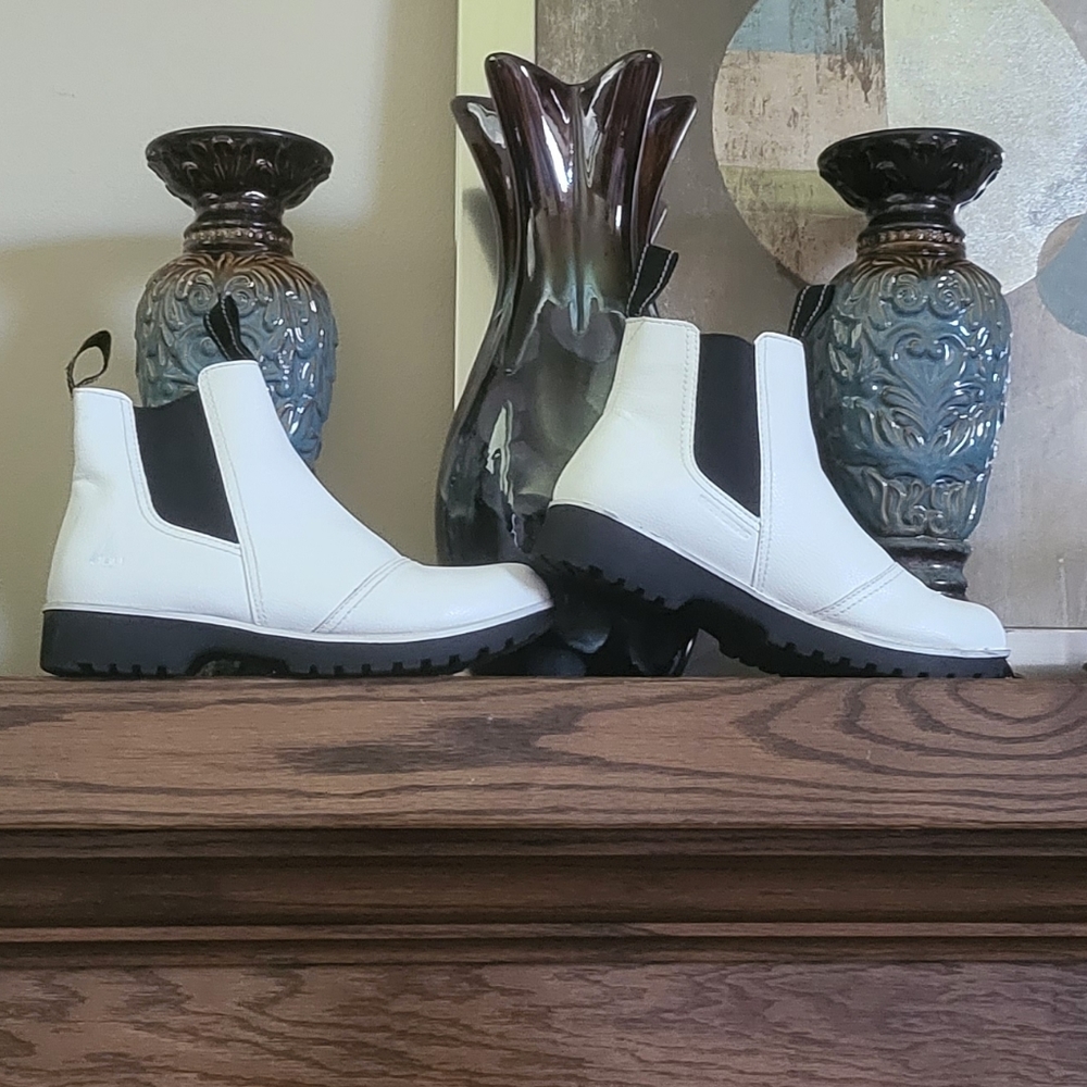 Jambu Jsu Eagle Ankle Boots, Size: 8 Medium; Water Resistant Chelsea Boots